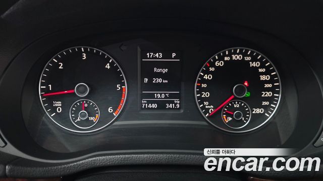 Volkswagen Passat 2013 — photo 8