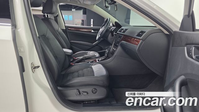Volkswagen Passat 2013 — photo 11