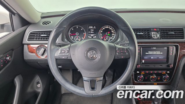 Volkswagen Passat 2013 — photo 13