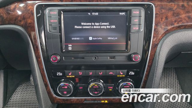 Volkswagen Passat 2013 — photo 14