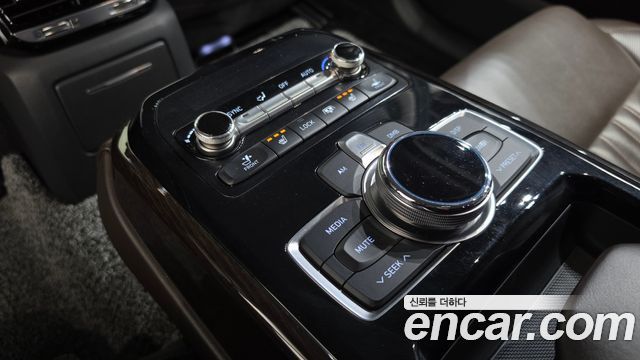 Genesis EQ900 2018 — photo 31