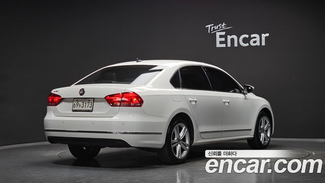 Volkswagen Passat 2014 — photo 2