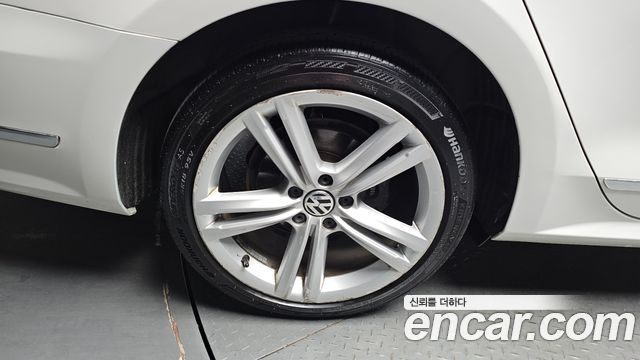 Volkswagen Passat 2014 — photo 5