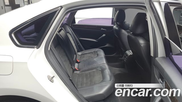 Volkswagen Passat 2014 — photo 11