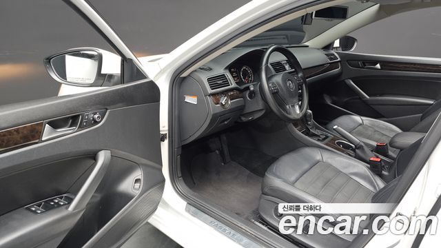 Volkswagen Passat 2014 — photo 12