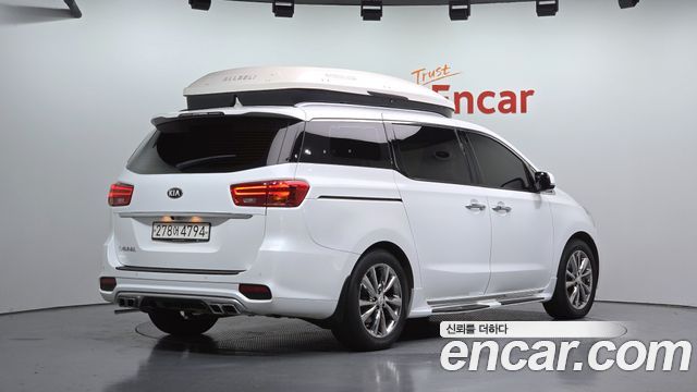 Kia Canival 2020 — photo 2