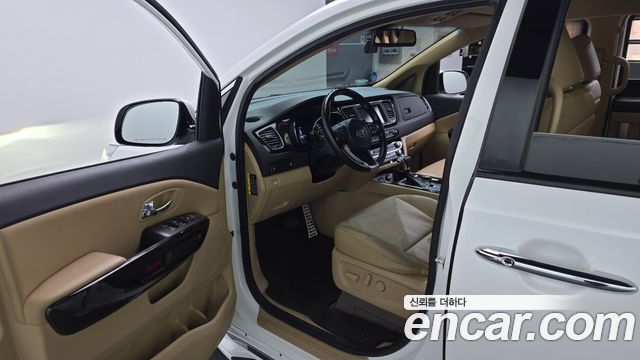 Kia Canival 2020 — photo 13