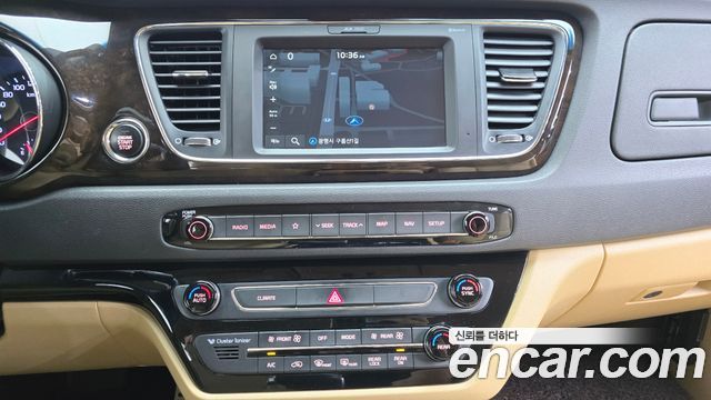 Kia Canival 2020 — photo 18