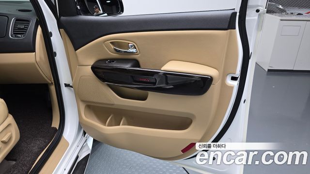 Kia Canival 2020 — photo 15