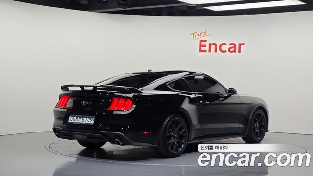Ford Mustang 2020 — photo 2