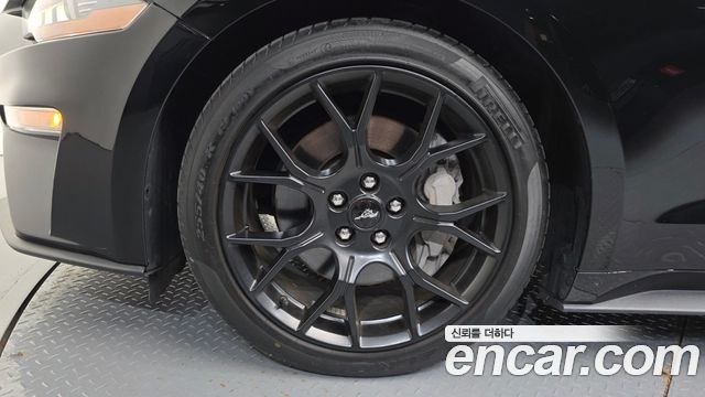 Ford Mustang 2020 — photo 5