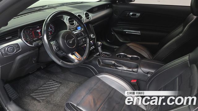 Ford Mustang 2020 — photo 10