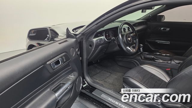 Ford Mustang 2020 — photo 13