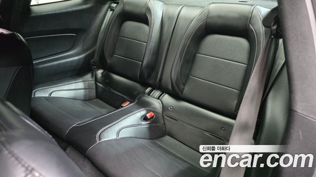 Ford Mustang 2020 — photo 17