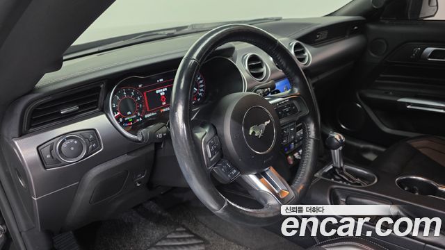 Ford Mustang 2020 — photo 20