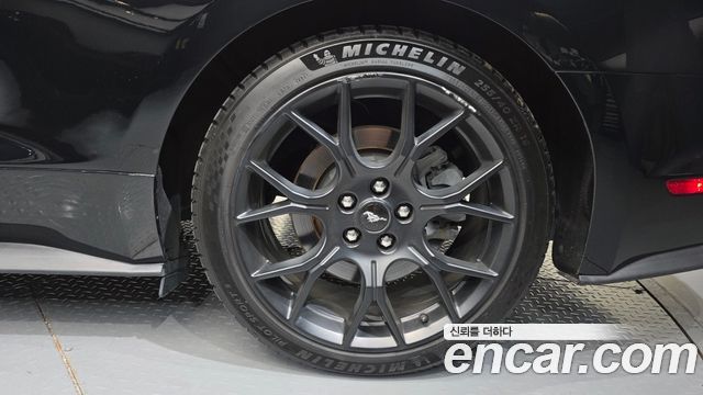 Ford Mustang 2020 — photo 7