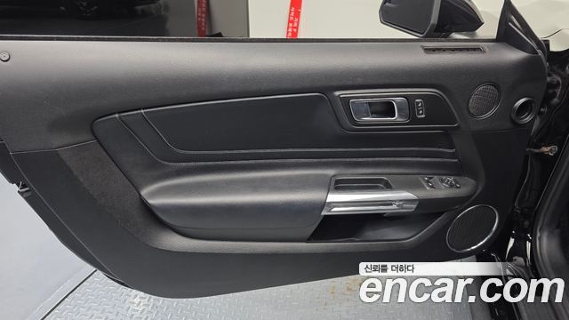 Ford Mustang 2020 — photo 14