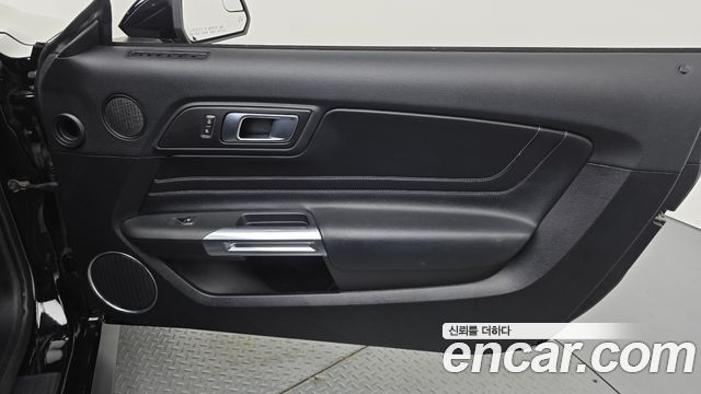 Ford Mustang 2020 — photo 15