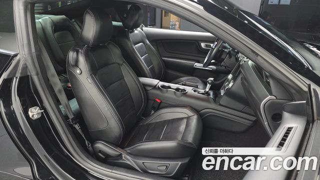Ford Mustang 2020 — photo 16