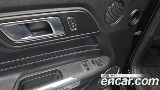 Ford Mustang 2020 — photo 29