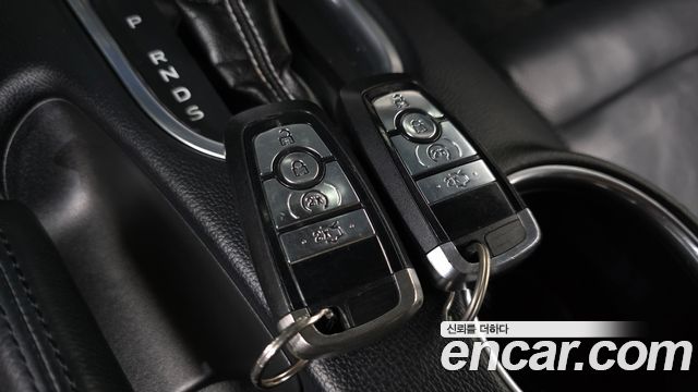 Ford Mustang 2020 — photo 30