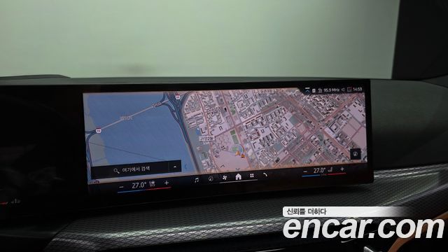 BMW 3-Series 2025 — photo 21