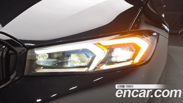 BMW 3-Series 2025 — photo 8