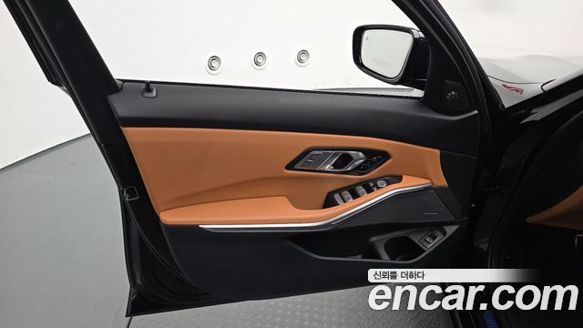 BMW 3-Series 2025 — photo 14