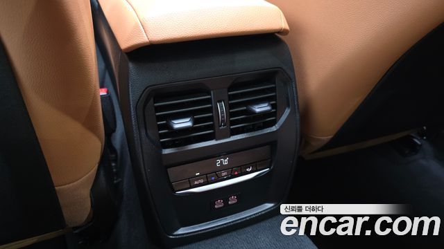 BMW 3-Series 2025 — photo 35
