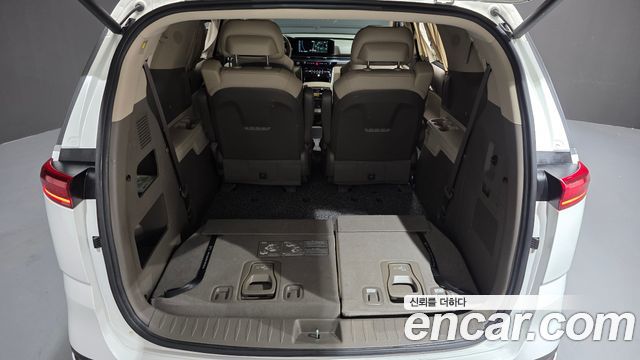 Kia Canival 2022 — photo 19