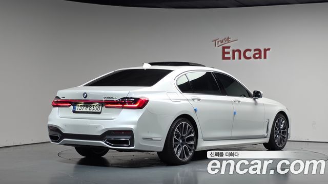 BMW 7-Series 2021 — photo 2