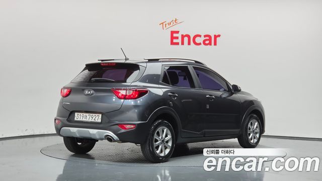 Kia Stonic 2018 — photo 2