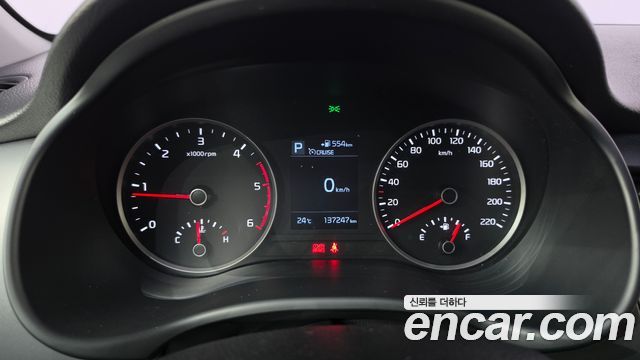 Kia Stonic 2018 — photo 11