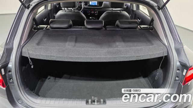 Kia Stonic 2018 — photo 23