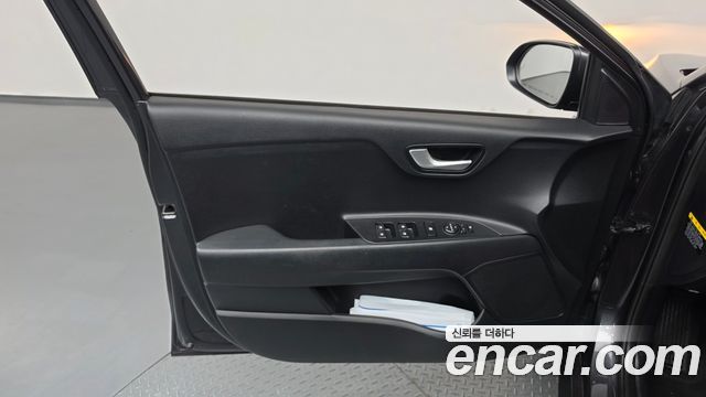 Kia Stonic 2018 — photo 14