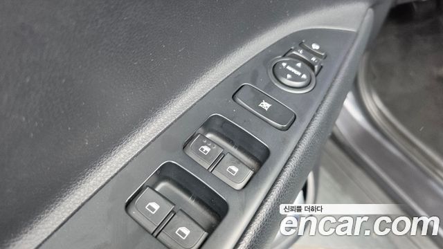 Kia Stonic 2018 — photo 29