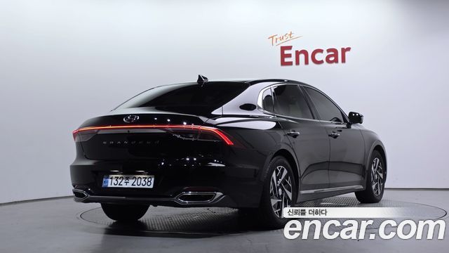 Hyundai Grandeur 2023 — photo 2