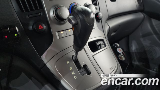 Hyundai Starex 2012 — photo 9