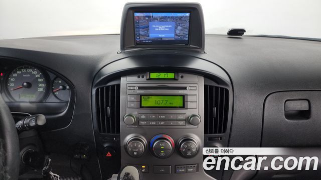 Hyundai Starex 2012 — photo 14