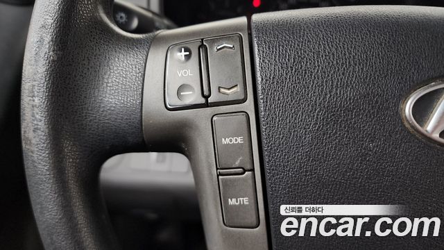 Hyundai Starex 2012 — photo 19