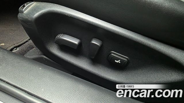 Infiniti Q50 2016 — photo 19