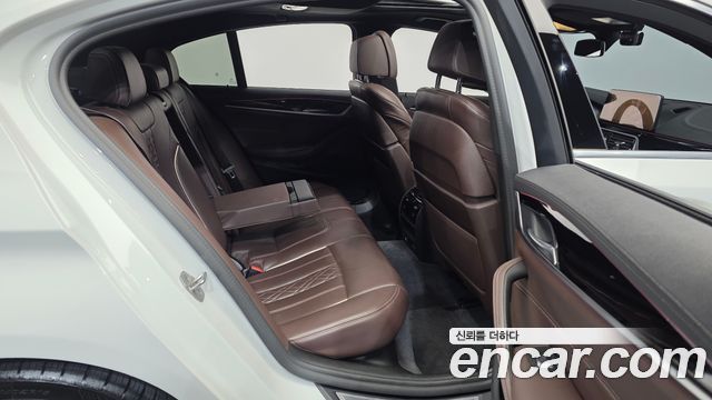 BMW 5-Series 2021 — photo 12