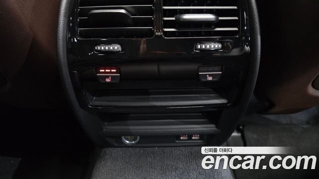 BMW 5-Series 2021 — photo 18
