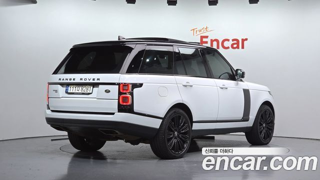 Land Rover Range Rover 2022 — photo 2