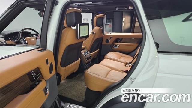 Land Rover Range Rover 2022 — photo 11