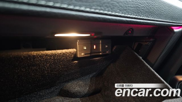Mercedes-Benz G-Class 2020 — photo 36