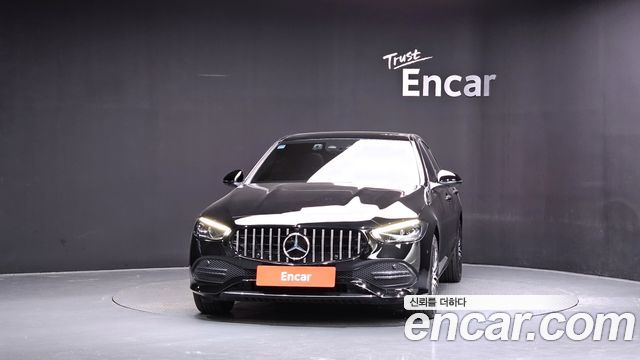 Mercedes-Benz C-Class 2023 — photo 3
