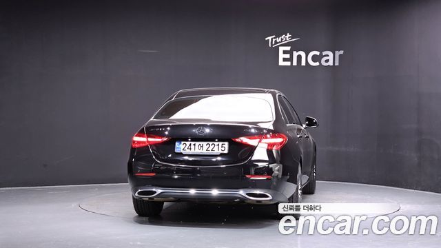 Mercedes-Benz C-Class 2023 — photo 4