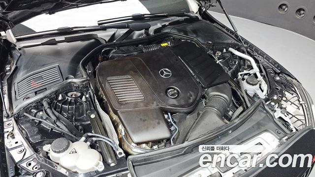 Mercedes-Benz C-Class 2023 — photo 6