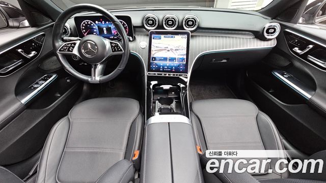 Mercedes-Benz C-Class 2023 — photo 10